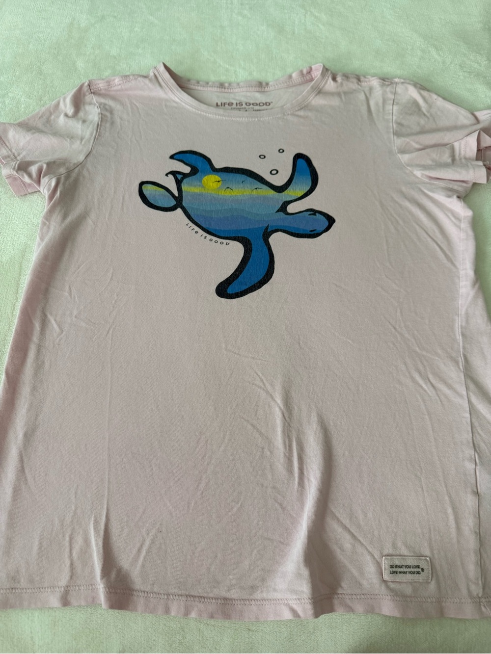Life is Good Women’s Pink Tee Sea Turtle Size Medium E06